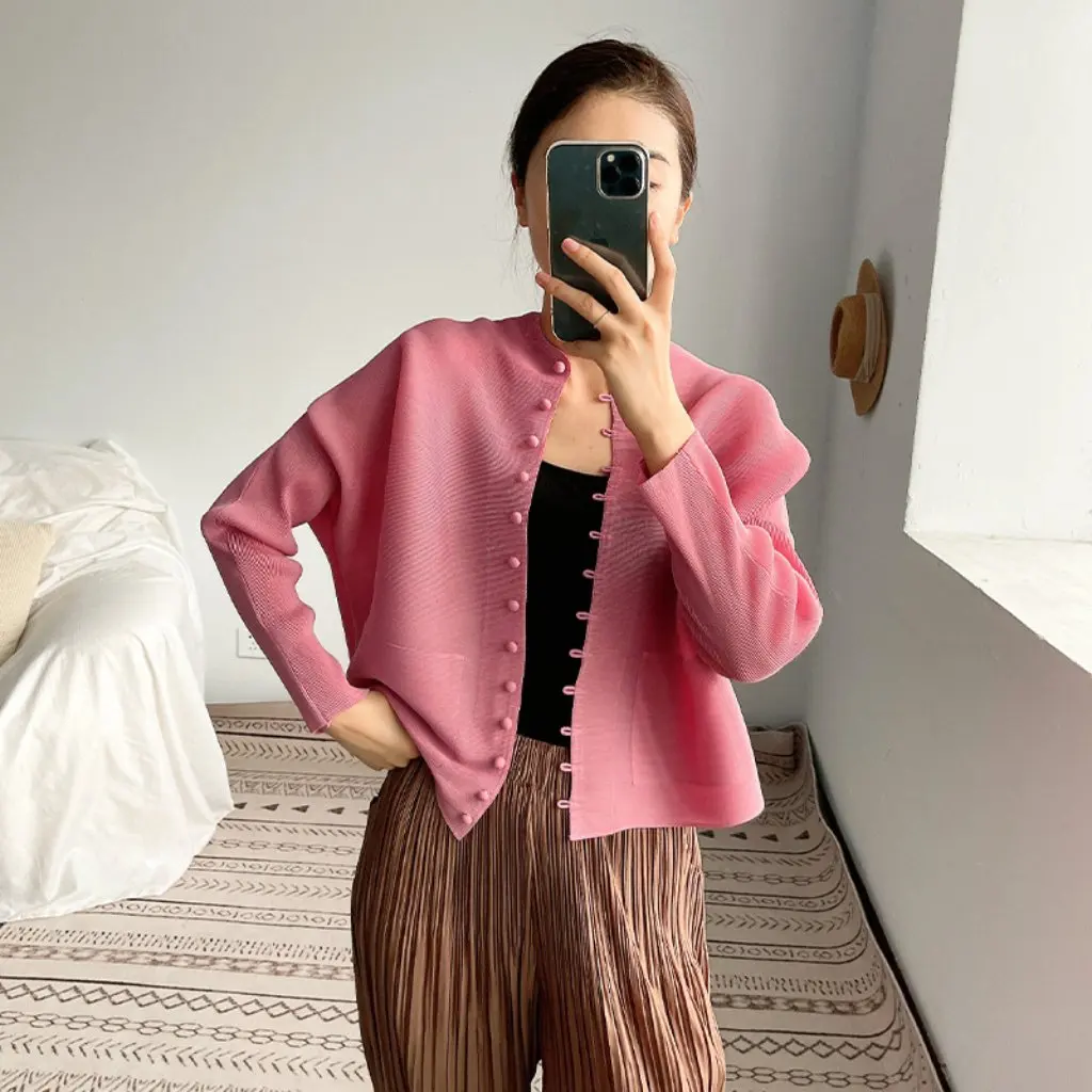 

Women's Miyake Single-breasted Cardigan Coat Retro Elegant Design Spring Autumn All-match Outer Pleated Top