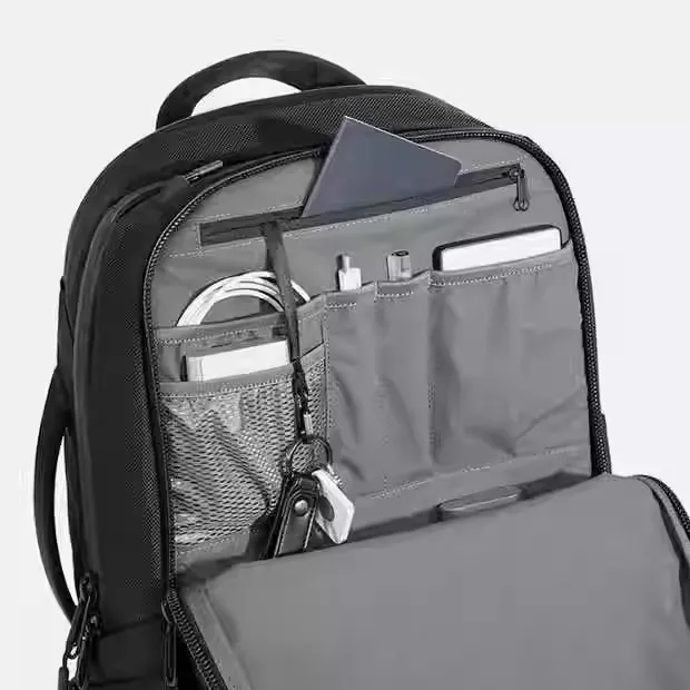 Mochila Tech Pack 2 de Nailon Balístico de 17L, Resistente al Agua, Gran Capacidad, Versátil, Elegante, Informal, para la Escuela, Libros, Duradera