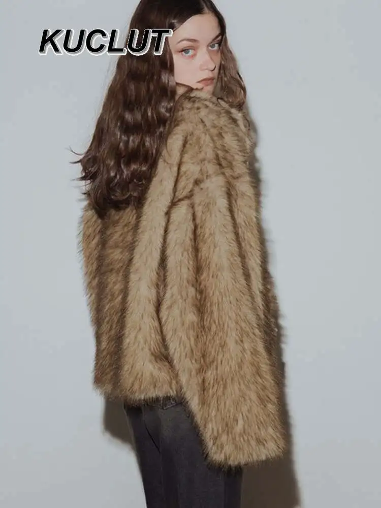 Cappotti in pelliccia sintetica da donna Giacca con cerniera a maniche lunghe High Street Style Giacche calde invernali alla moda Cappotto spesso casual