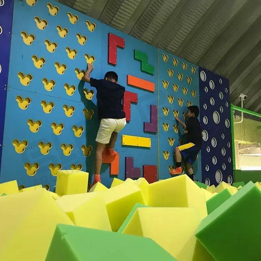 Attrezzature per il divertimento bambini adulti attrezzature per parchi giochi al coperto palestra Fitness arrampicata parete PE bordo arrampicata