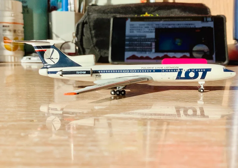 1:400 Scale Tupolev Tu-154 SP-LCB Model Airplanes LOT Poland Polskie Linie LOTNICZE Airlines Alloy Aircraft Plane Model Toy