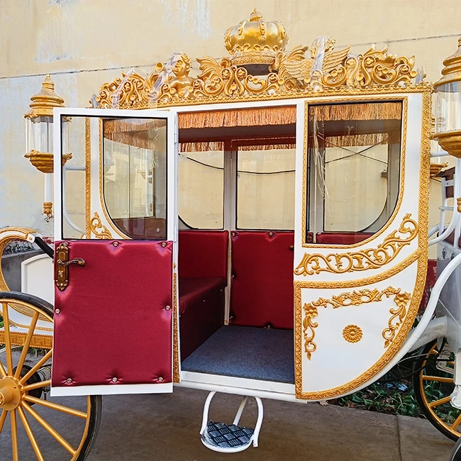 Luxury Electric Carriage/Royal Electric Wedding Decoration in Special Transportation/High quality Horse Carriage for Sale