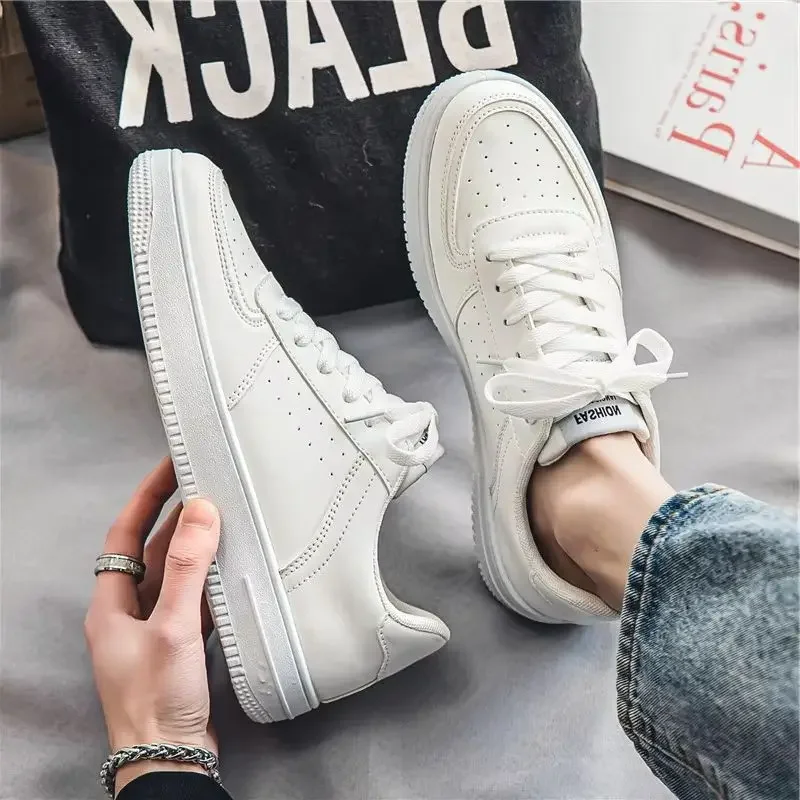 Scarpe da ginnastica comode da uomo Scarpe da uomo Esplosione Scarpe bianche piccole in pelle con suola spessa Scarpe casual alla moda da uomo Scarpe da ginnastica in pelle