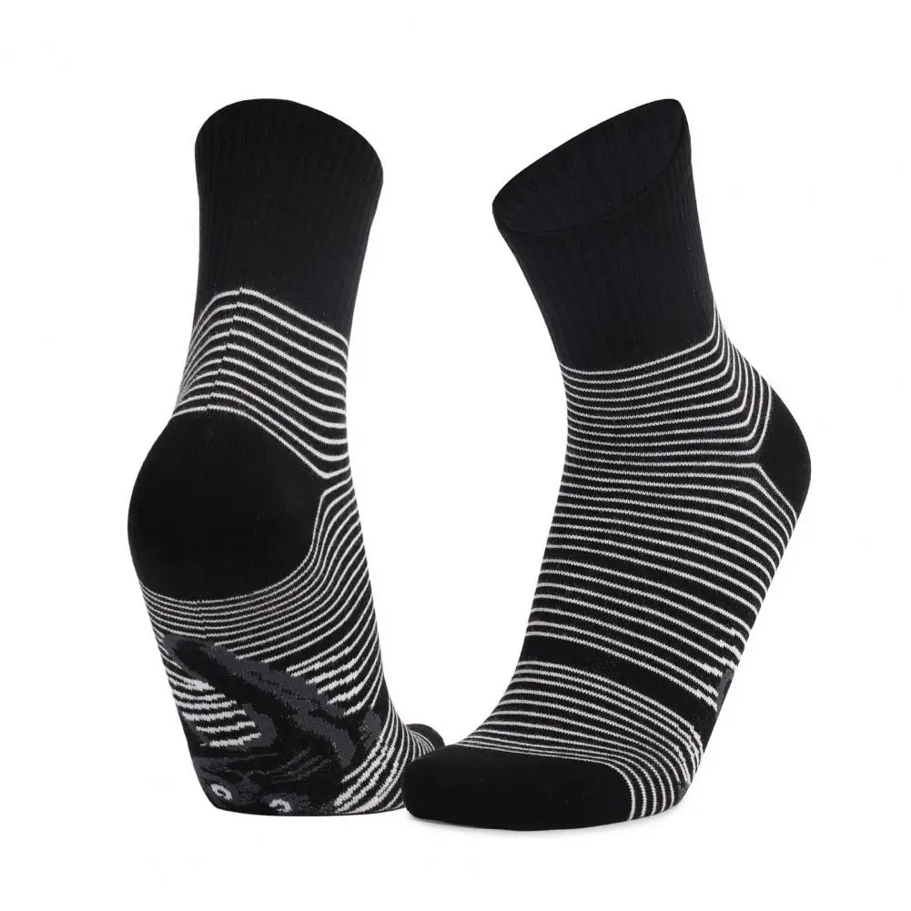 Mid-tube Socks Cozy Cat Print Sports Socks Unisex Striped Mid-tube Elastic Warmth with Anti-slip Grip Breathable Odor-free