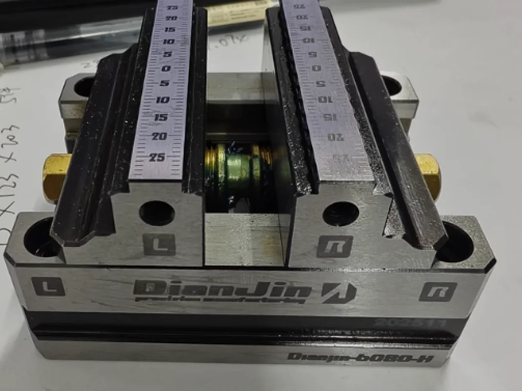 4 /5 Axis Fixture Self-centering Vise Positive/Negative Quick Clamping DJ-70100D