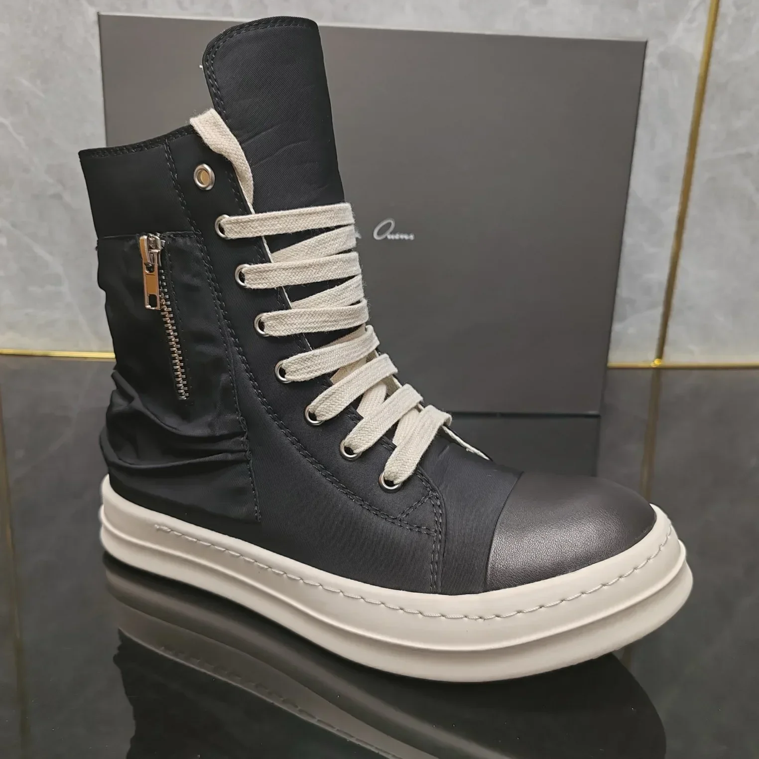 

Top quality thick bottom cloth high-top pocket boots with cowhide, black face and white bottom casual shoes, Joker couple shoes