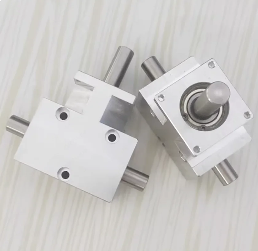 

Угловая шестерня 1:1, винтовой конический вал шестерни, 12 мм, однонаправленный вал с двойным выходом, дифференциальная коробка передач на 90 градусов