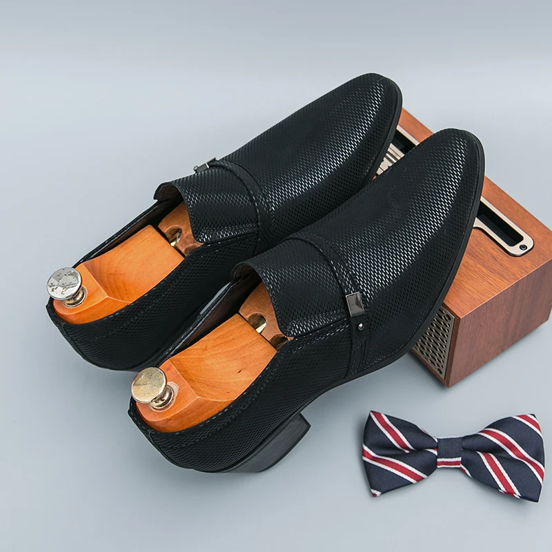 حذاء رجالي بكعب عالٍ من البولي يوريثان بلون سادة حذاء رجالي أنيق وبسيط مدبب #1