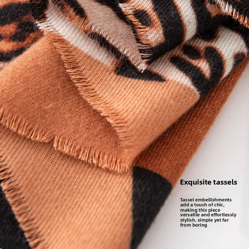 2025 موضة جديدة حك ليوبارد نمط شخصية شال متوسط إلى طويل مقاومة البرد ضوء فاخر قسط وشاح