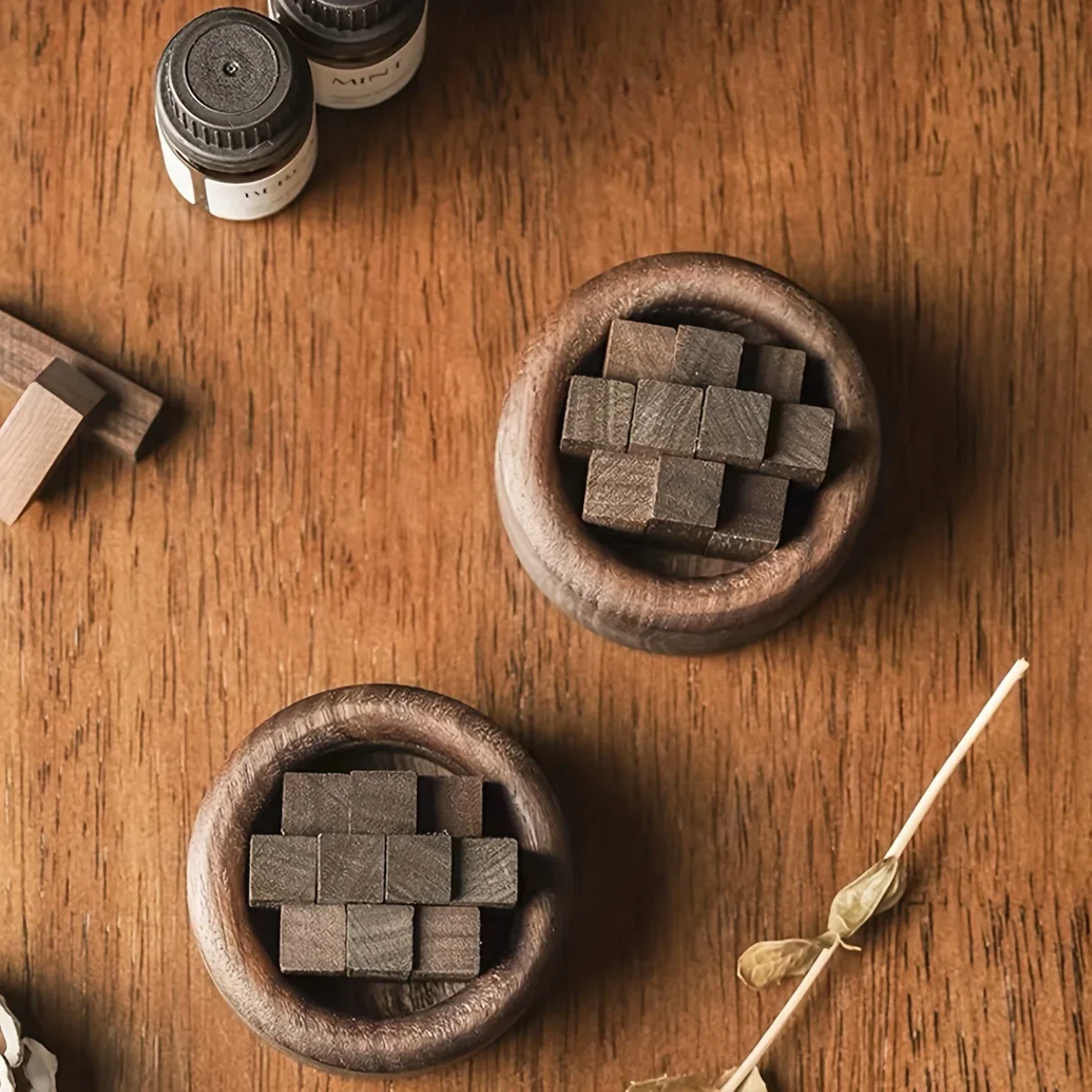 Natural Wood Aromatherapy Fireless Essential Oil Bottle Diffuser Fragrance Black Walnut Wood Pile Aromatherapy Container Perfume