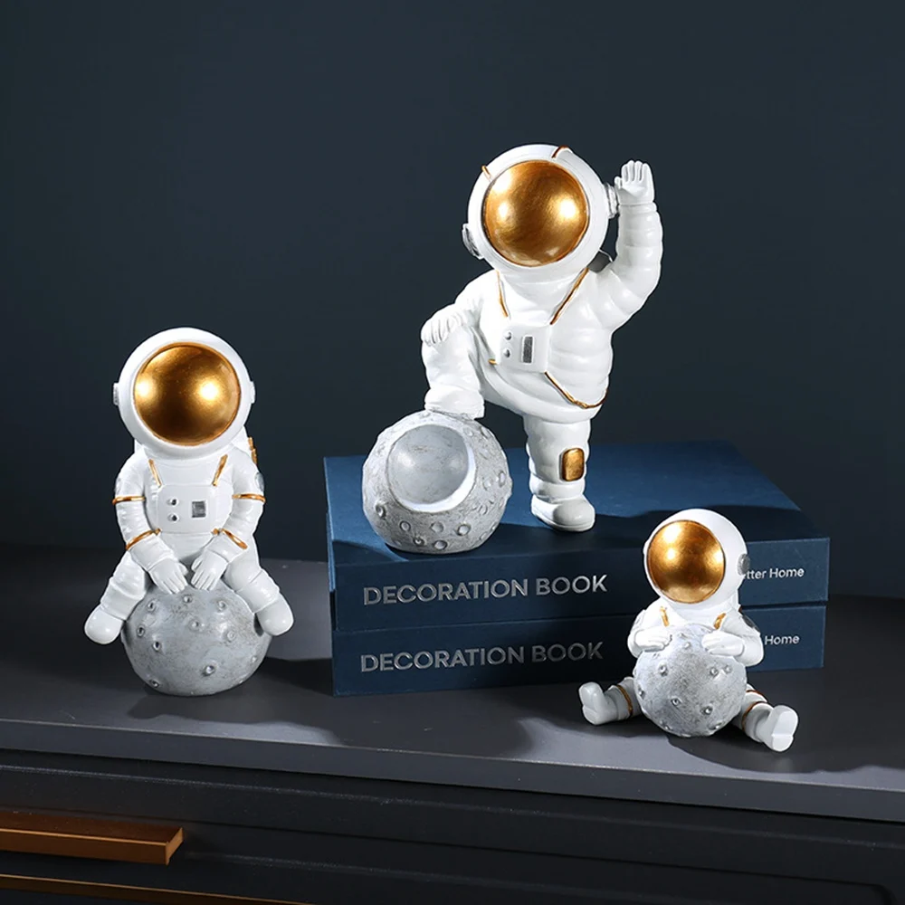 

astronaut furnishing articles astronauts Nordic home desk desktop mini cute Wine Cabinet TV Retro Creative Model Ornaments