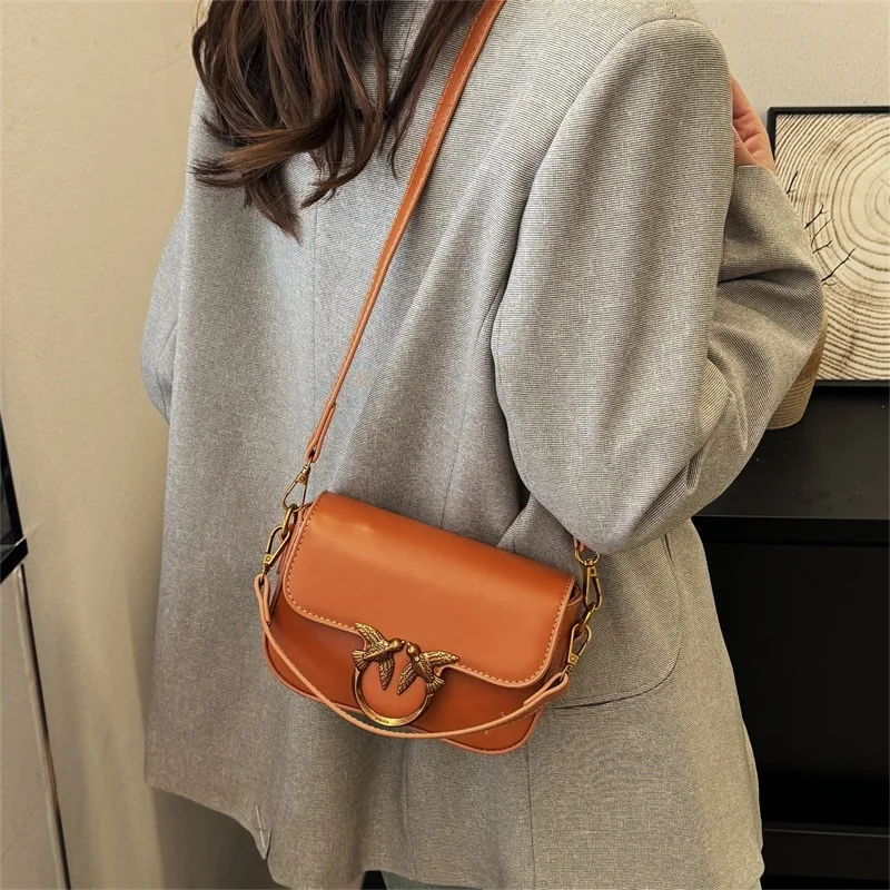 

Trendy Canvas Handbag For Women Simple Design Large Capacity Suitable For Carrying Laptop