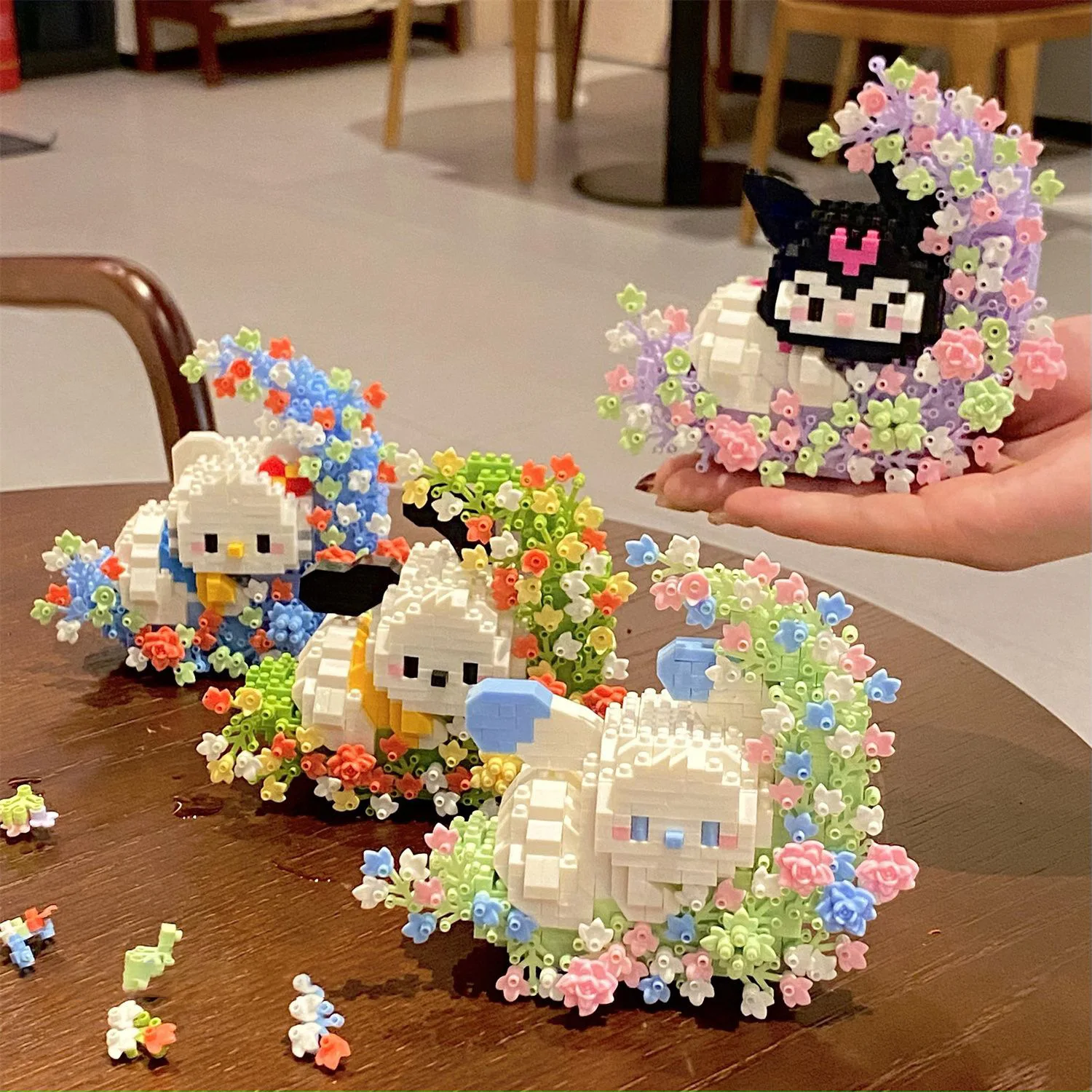 Sanrio Building Block Model Assembled Toys Anime Hello Kitty Flower Moon Series Splicing Block Toys Kawaii Desktop Decor Gift