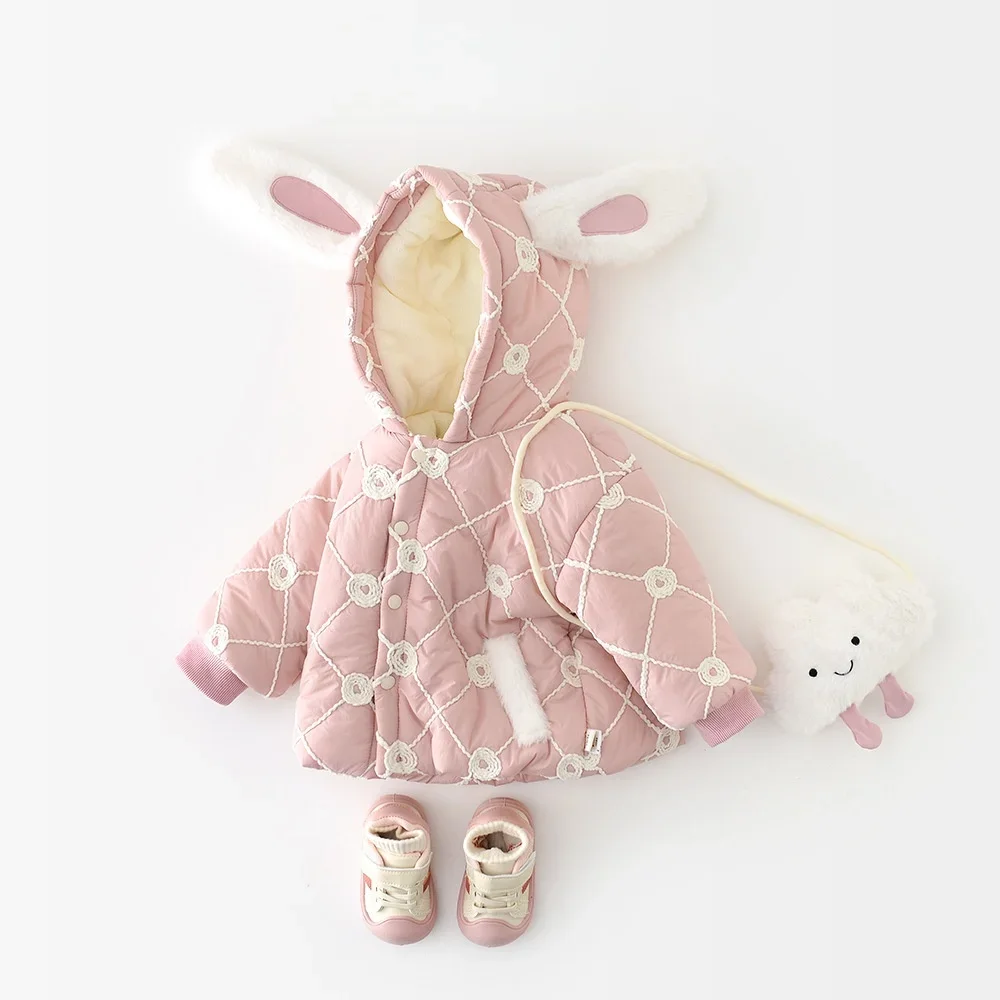 

2025 корейский стиль 9 месяцев-3 лет пальто для маленьких девочек с кроличьими ушками и капюшоном утолщенная хлопковая куртка зимняя теплая верхняя одежда с облачной сумкой