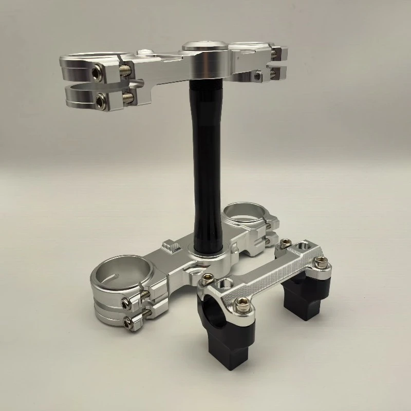 Numerical control parts enhance motorcycle accessories. Super bee three-clamp handlebar installation.