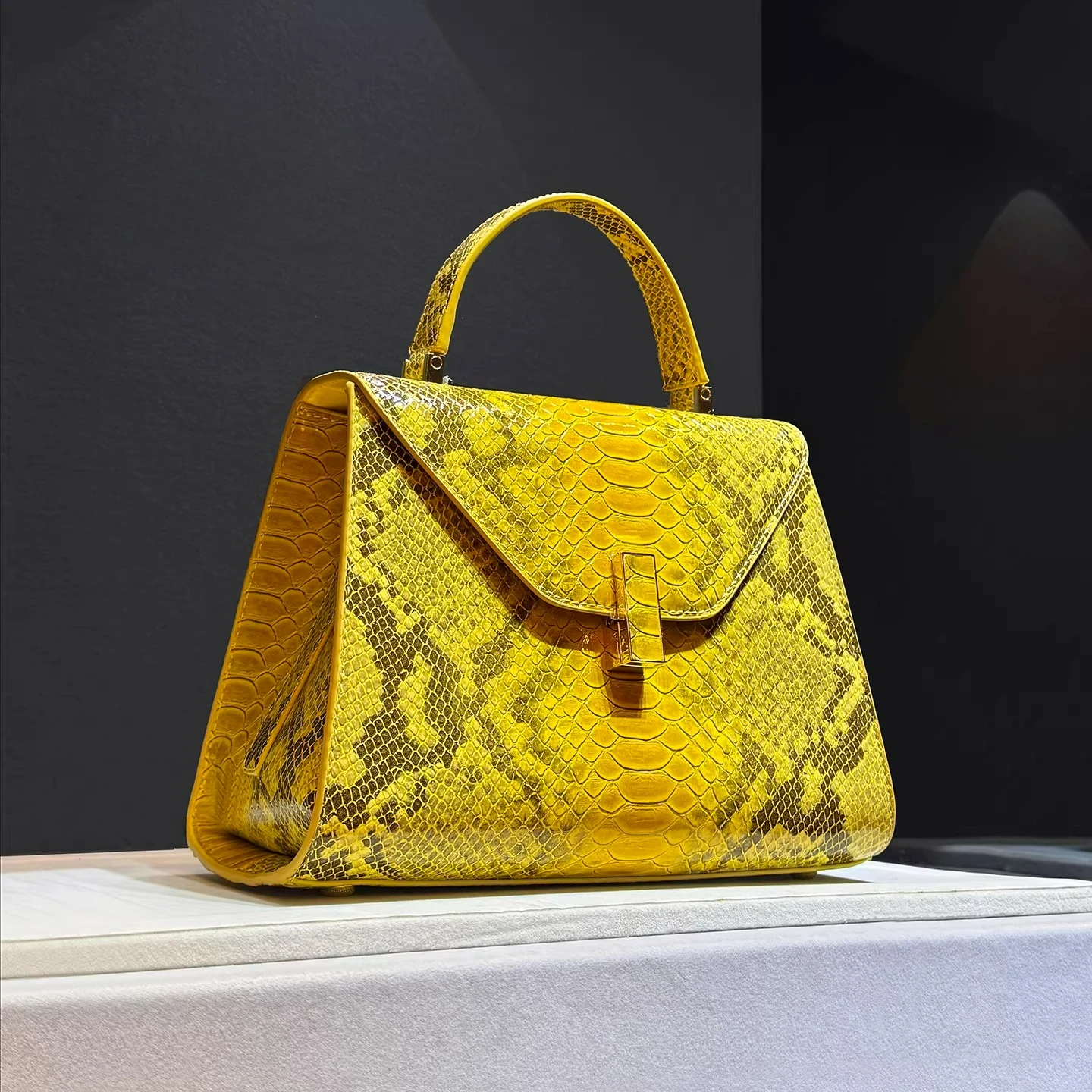 Luxury Designer Brand New High Quality Handbag Women's Fashion Snakeprint Slung Shoulder Bag Trend   Hot Sale
