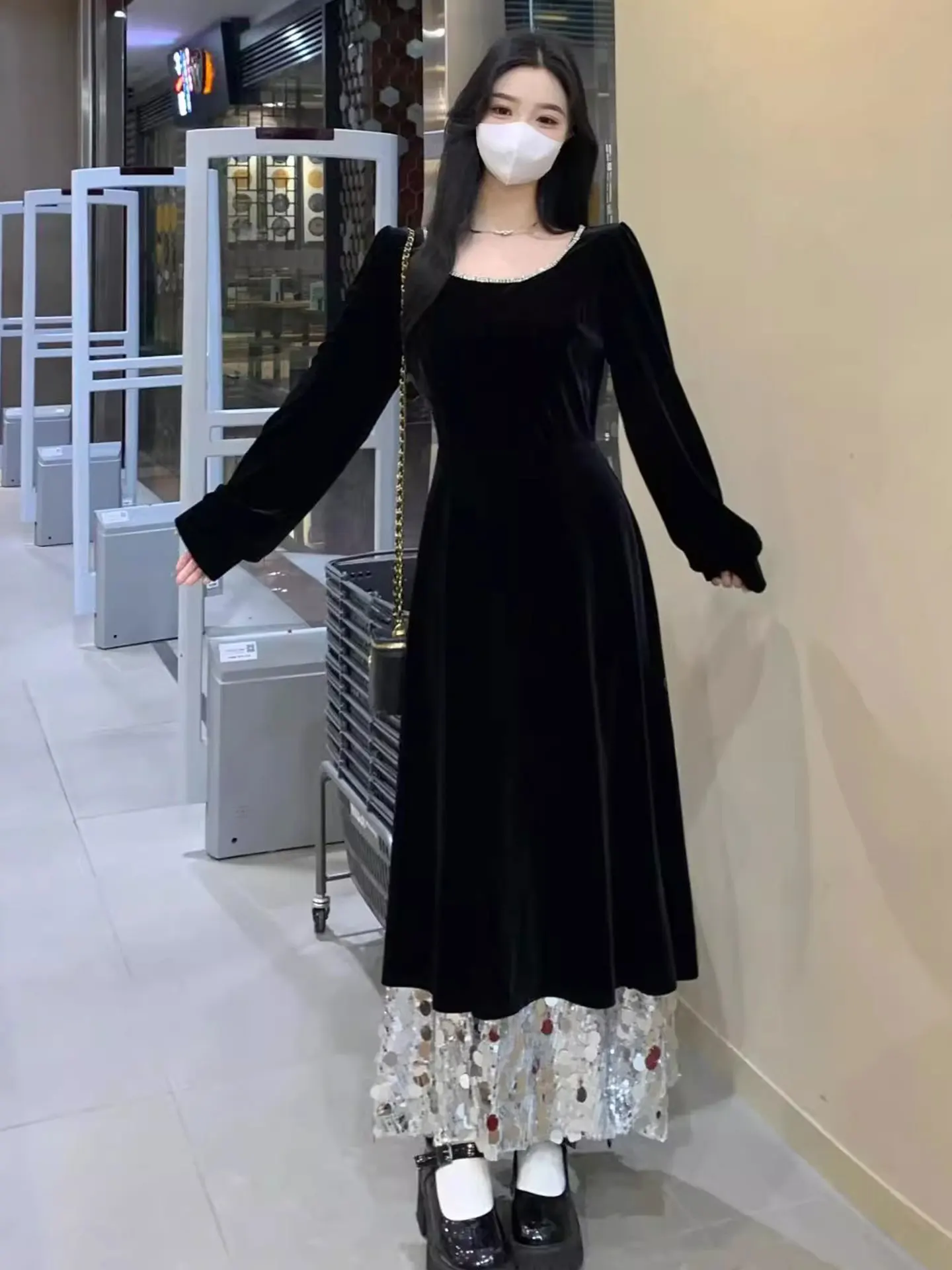 

Velvet Sequin Patchwork Heavyweight Women's Dr Autumn 2025 plus Size Slimming High-End A-Line Long Skirt Commute Sle