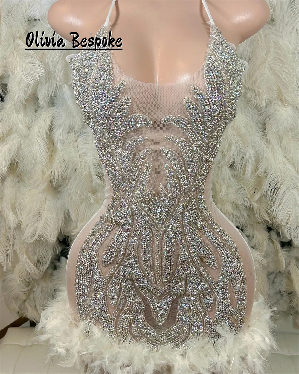 Fantastic Silvery Mini Cocktail Prom Dress Feathers Beaded Rhinestones Elegant Party Dress 2025 Halter Baddie Dress Customized