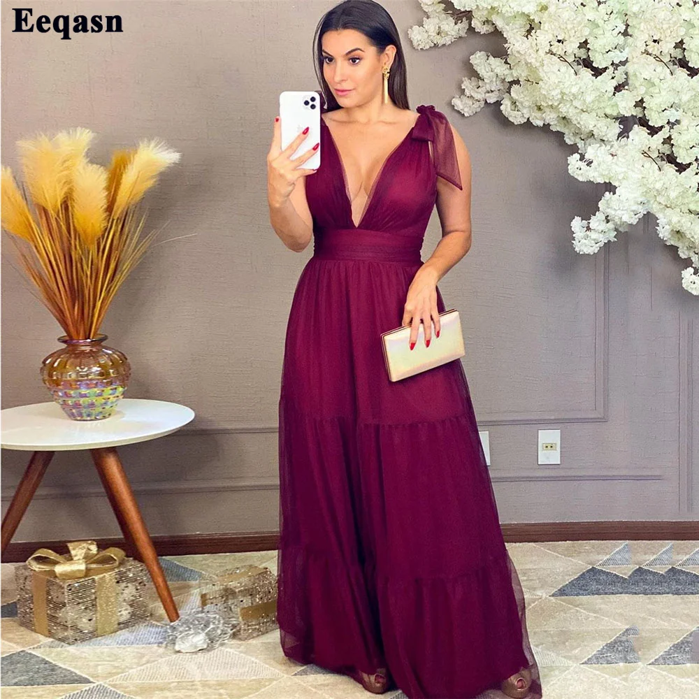 

Eeqasn Sexy Deep V-Neck Formal Prom Dresses Dark Burgundy Tulle Women Prom Gowns Tiered Skirt Evening Party Bridesmaid Dress