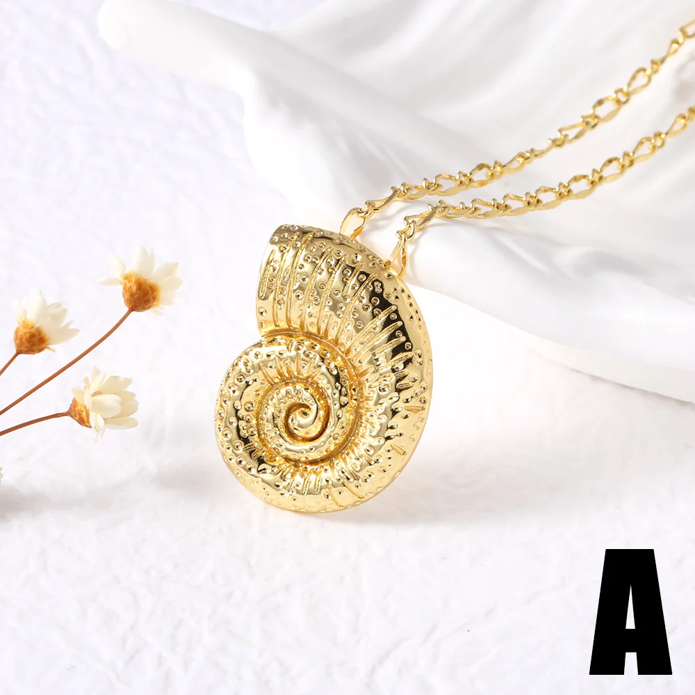 FLOLA Simple Gold Plated Starfish Conch Necklaces for Women White Pearl Flower Necklaces Beach Jewelry Gifts nkeb593