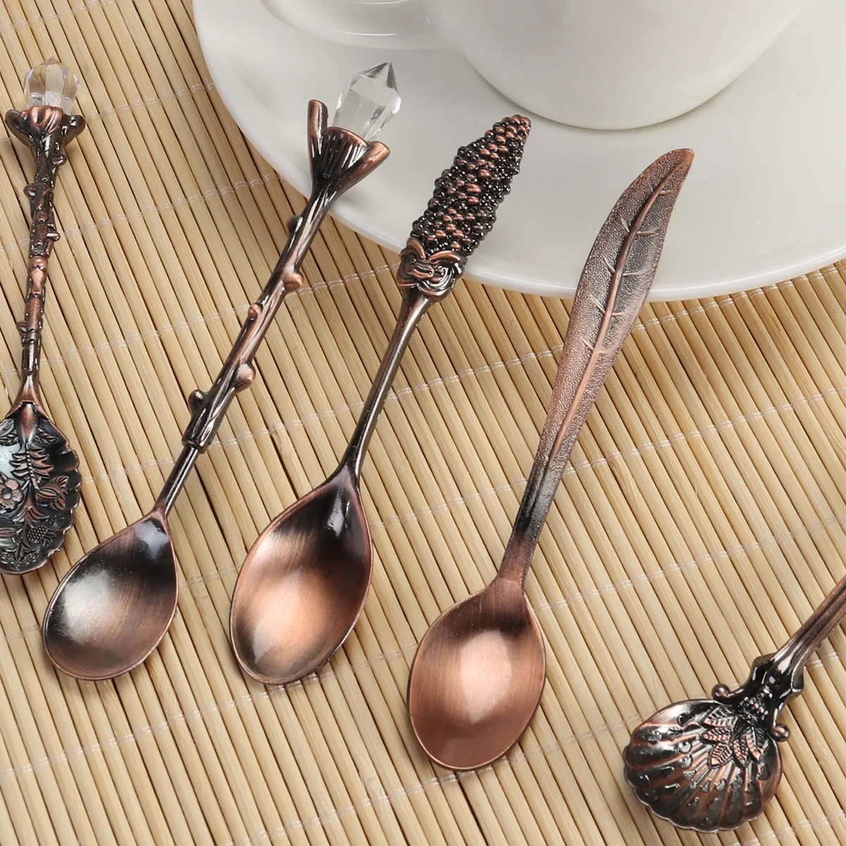 

6pcs Vintage European Tableware Coffee Spoon Set Royal Spoon Fork Set Dessert Forks for Sweet Snacks (Red Bronze)