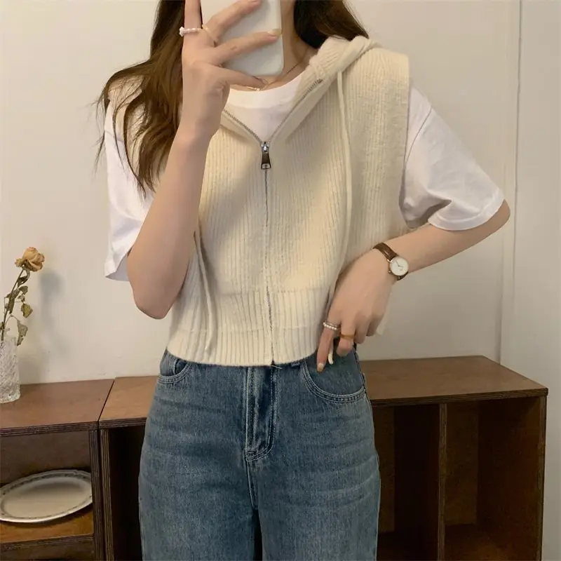 Hooded sleeveless early autumn vest women\'s sweater new loose drawstring short zipper design knitted top