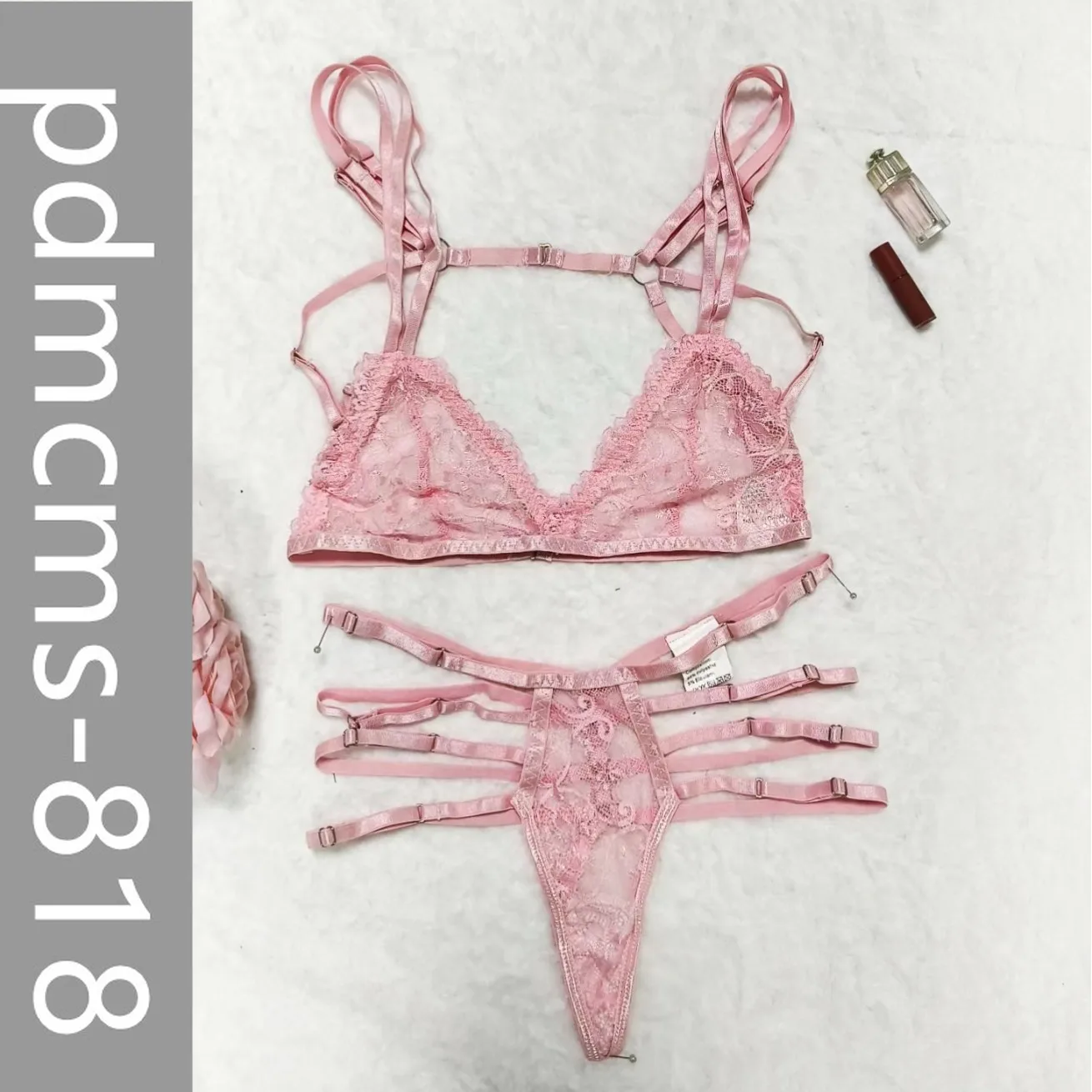 

Новая модель 2025 года, популярное сексуальное нижнее белье в Европе и Америке, сексуальный комплект с тремя точками и полыми перекрестными ремешками, розовое кружево