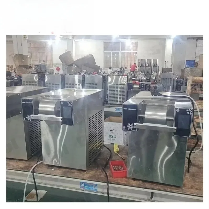 

Commercial Stainless Steel Ice Making Machine High Capacity 60-180kg Snowflake Output 220V 360W-1200W for Hotels Ice Maker