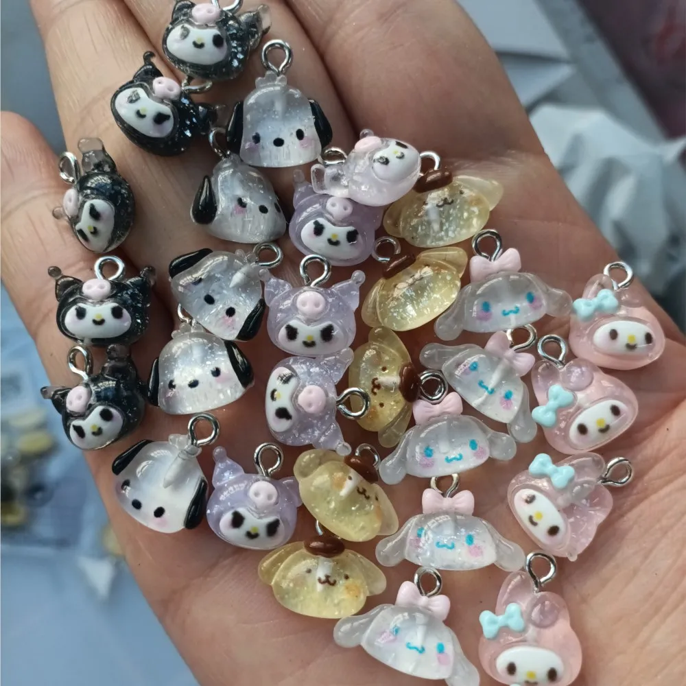30 Uds Mini dibujos animados Kawaii Sanrio Kuromi puntas de uñas adornos mezclados lindo My Melody funda de teléfono accesorio de uñas piezas de manicura