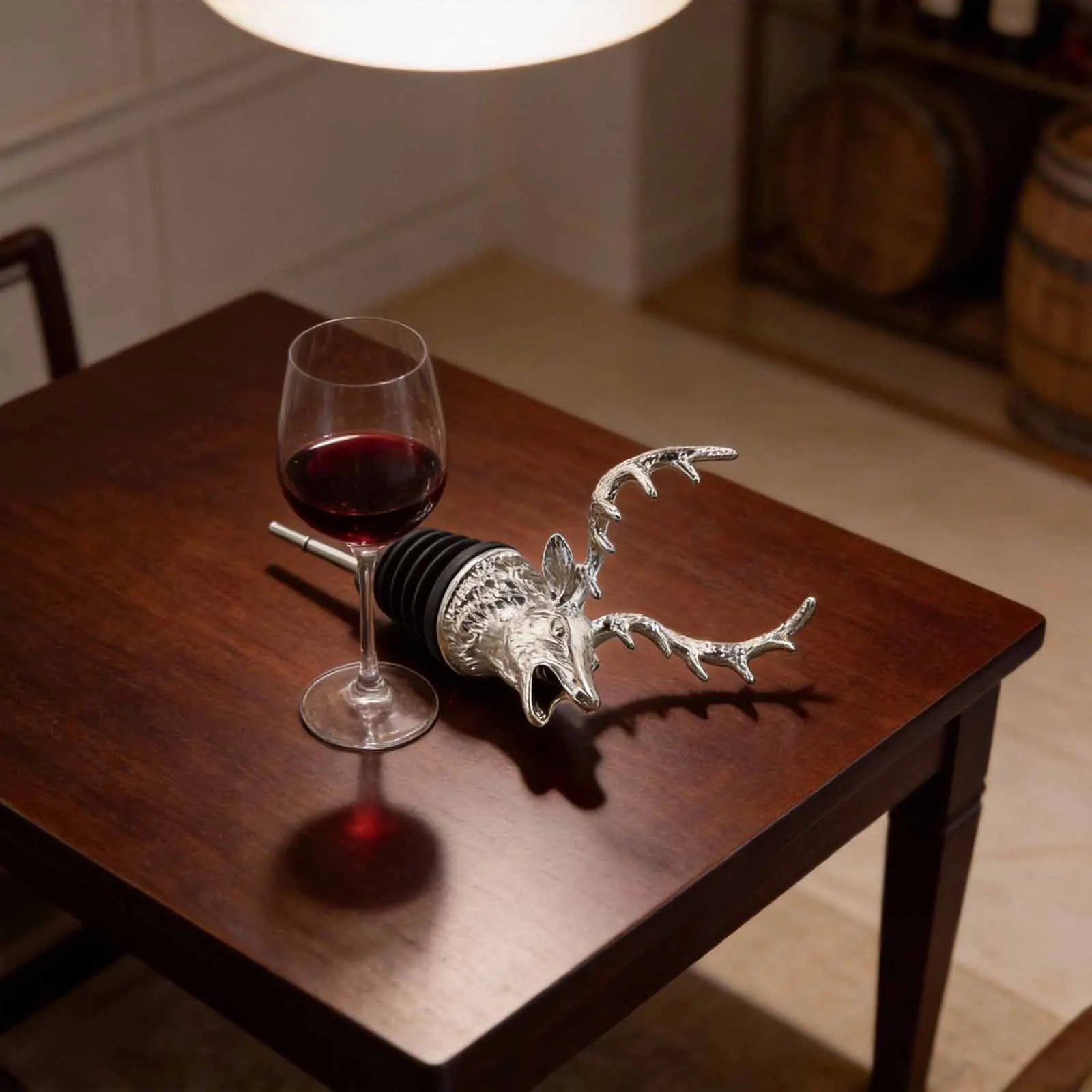 Zinc Alloy Deer Head Wine Pourer with Silicone Stopper Tool Designed for Bars Homes and Restaurants with Leak Resistant Seal