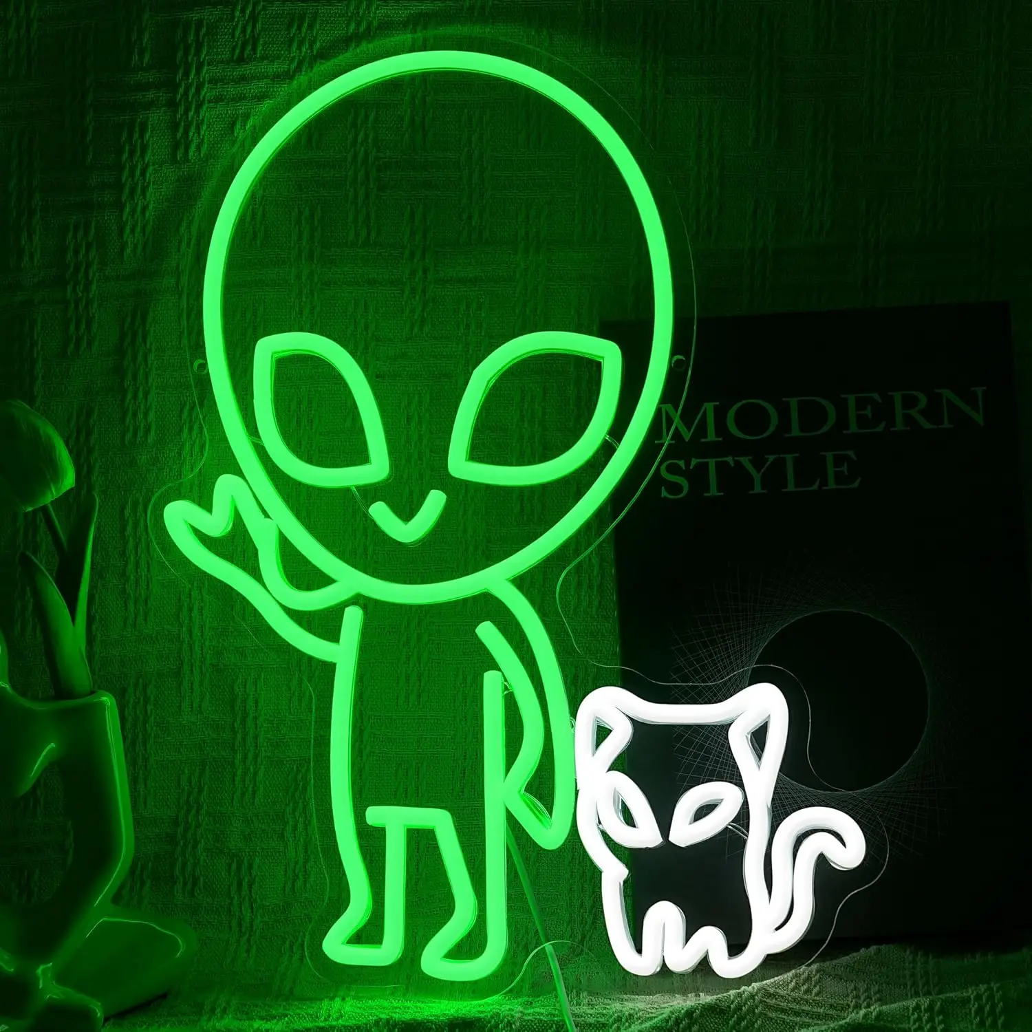  Alien Cat LED Neon Sign USB Wall Hanging Light Outer Space Theme Neon Lamp Bedroom Game Room Bar Man Cave Party Decor Gift