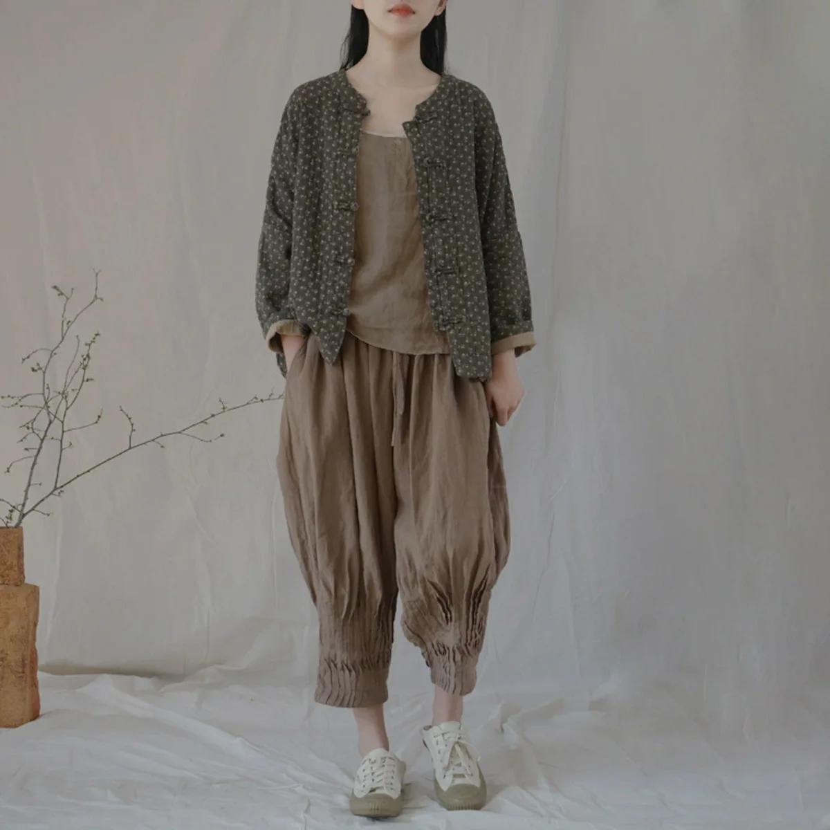 

Country Pure Cotton Floral Chinese Short Coat Long Sleeves Women Frog-Shaped Buttons Retro Loose Front-Opening Jacket Autumn