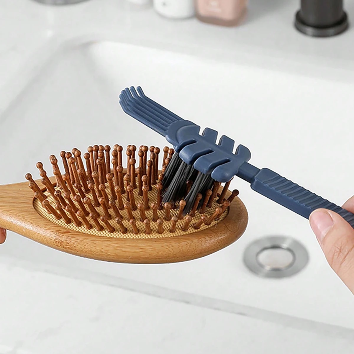 

New comb cleaning brush, simple Japanese hollow cleaning curly hair massage cleaning brush, comb cleaning claws