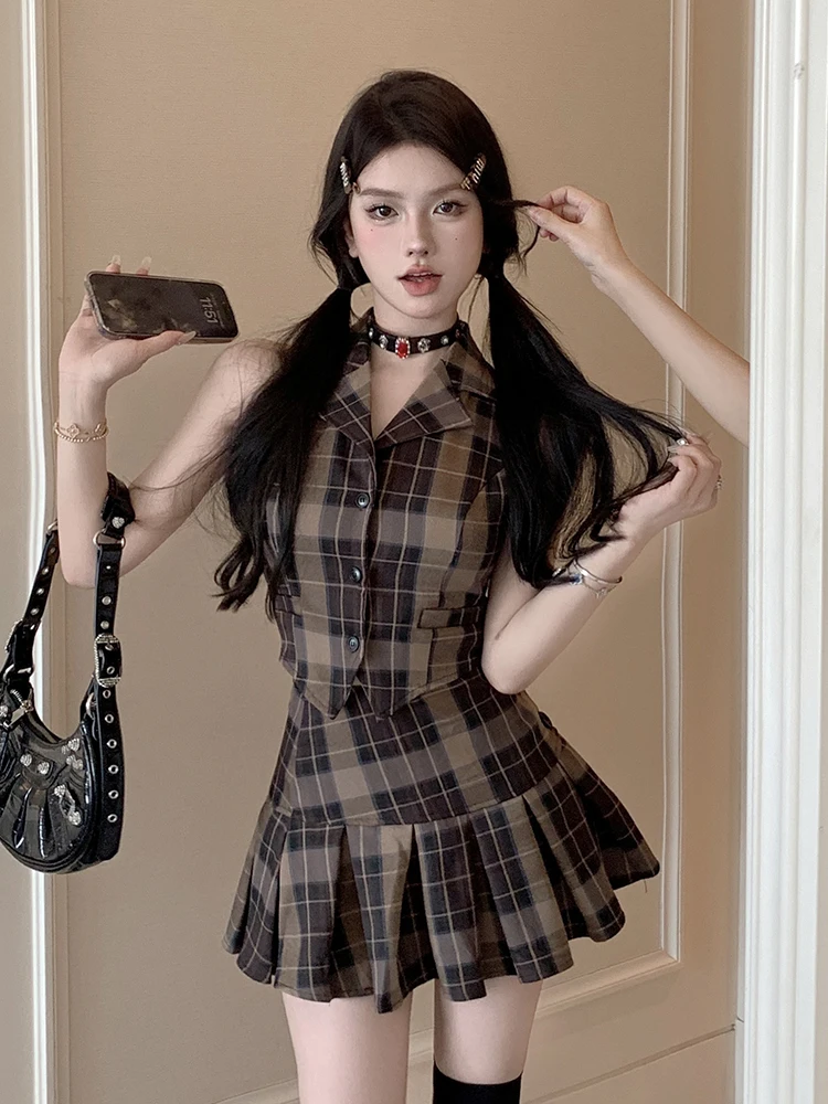 

Spring 2025 Women's Plaid Vest High Waist Pleated Skirt Set Two Piece Set Vintage Ele Faion Ensemble