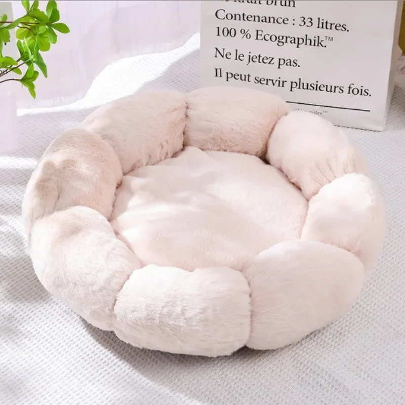 Unique Flower-Shaped Dog and Cat Mat for Comfortable Sleep Pet Bed for Indoor and Outdoor Use