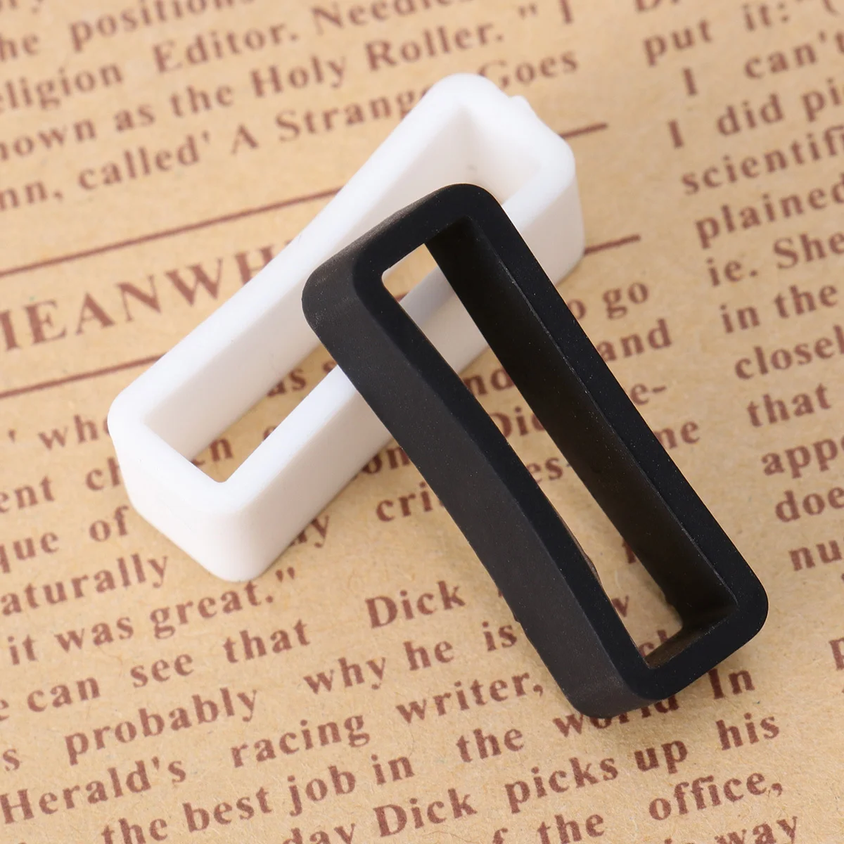 8 قطع 24 ملم من السيليكون لساعة اليد، مشبك أسود وأبيض، مادة ممتازة، سهلة التركيب، إزالة مشبك كلاسيكي خفيف الوزن