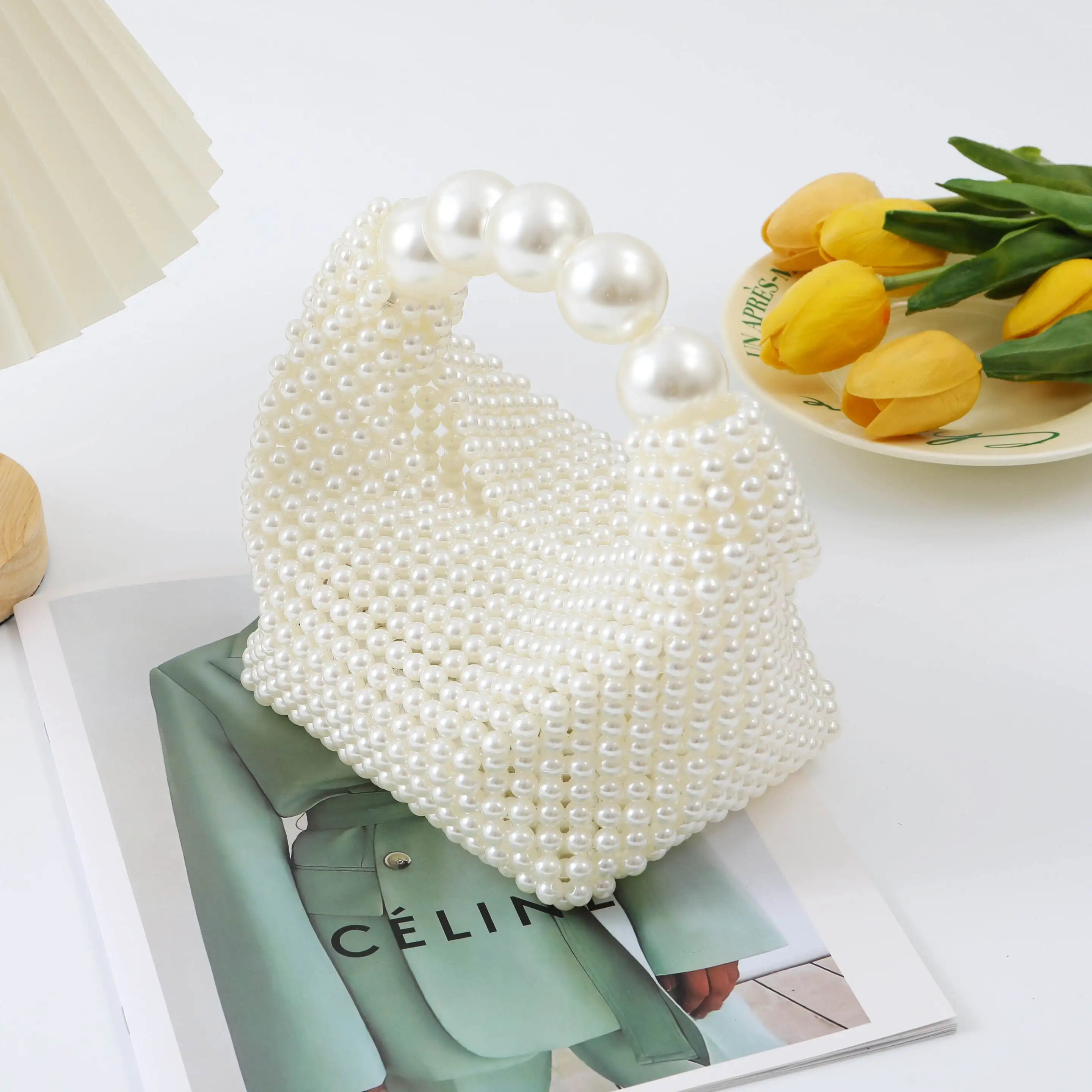 

Высококачественная превосходная сумка-клатч с белым жемчугом и бисером, роскошная стильная открытая застежка, прочные особенности для вечерней вечеринки