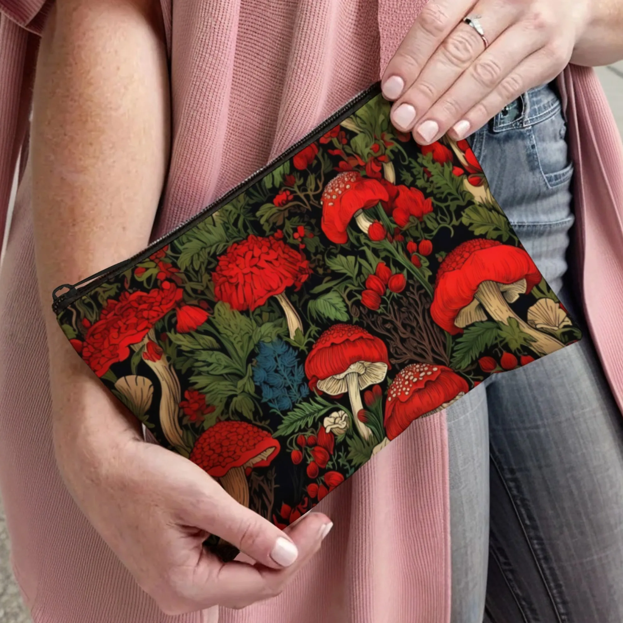 활기찬 빨간색 버섯 메이크업 가방 양면 인쇄 내구성 지퍼 대용량 여행 주최자 매니아를 위한 이상적인 선물