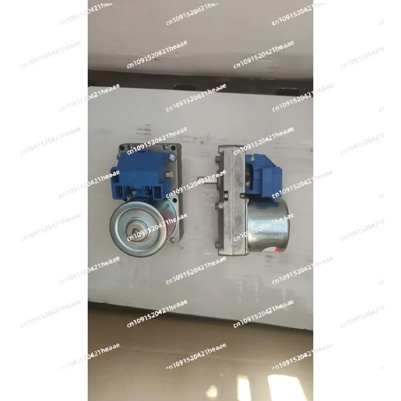 

Мотор для подачи топлива в биотопливные пеллеты для камина