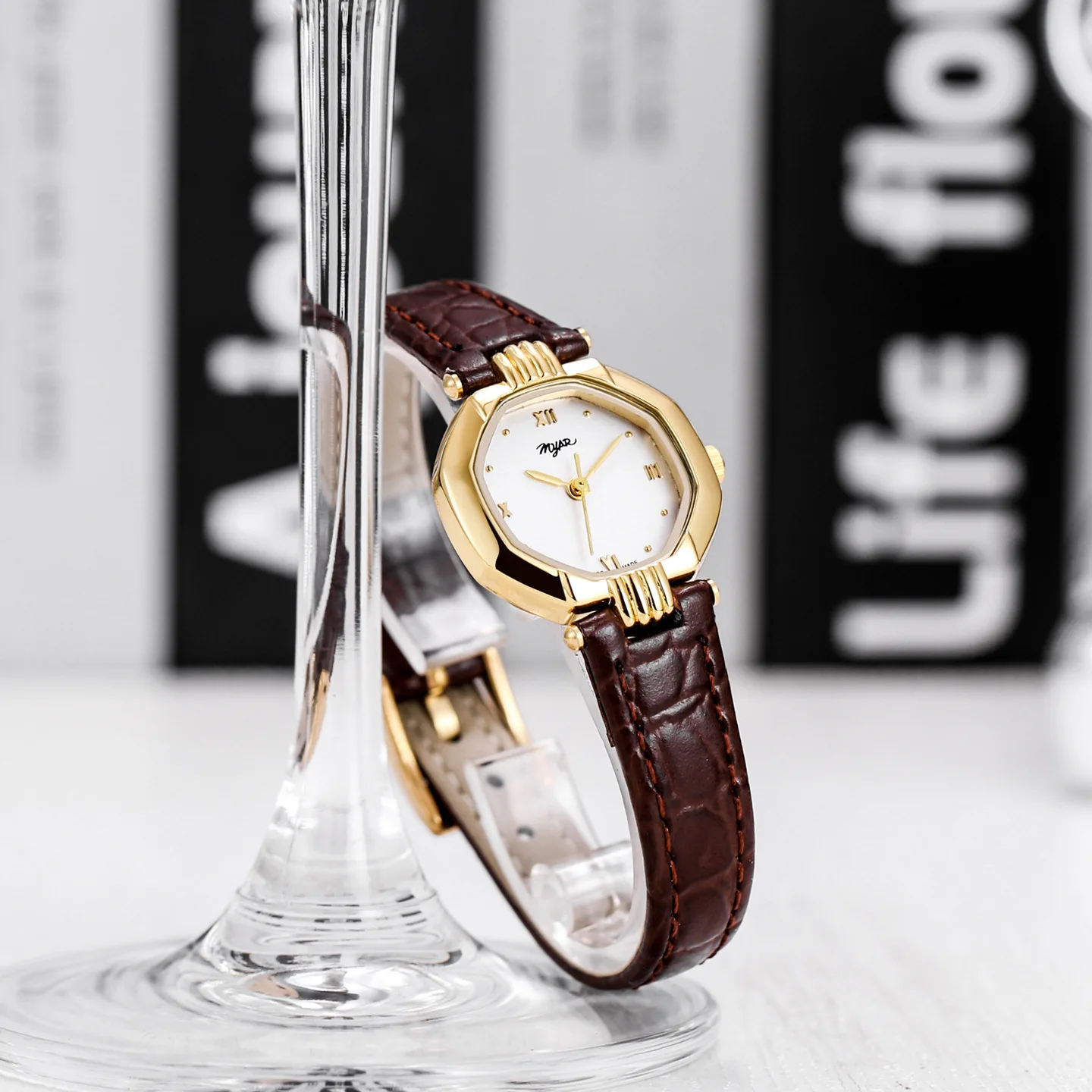 

HighEnd Selonable Women'S WatchesLuxurious Quartz Watches Wection Of Fashiith A Simple Leather StrapStylish Quartz Wristwatches