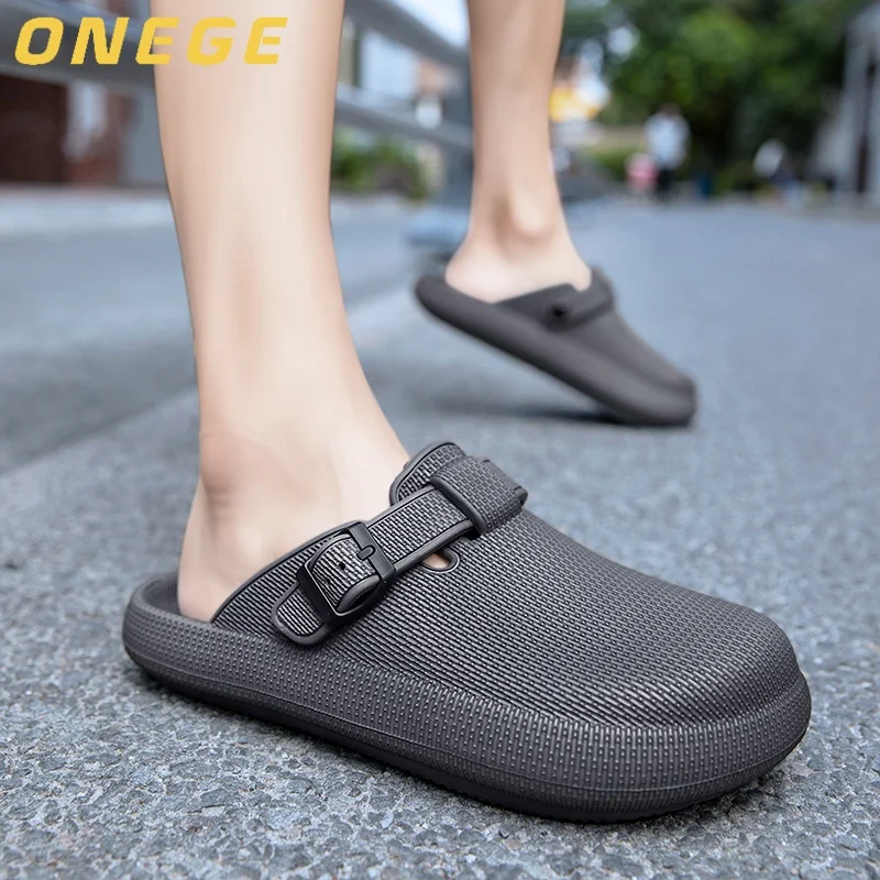 A Pair of Summer Men's Slippers for Couples, Ultra-Light and Odorless Slippers for Men and Women, Toe-Toe Slippers