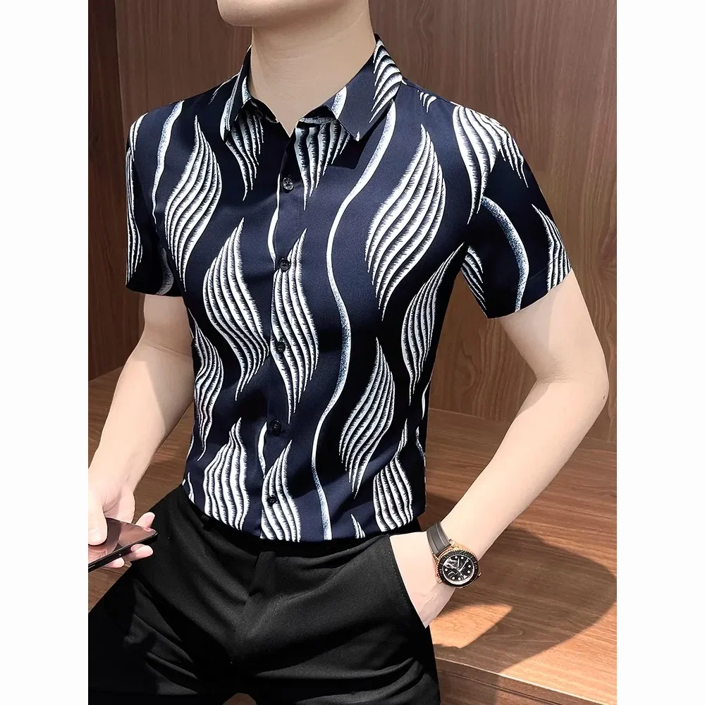 قميص رجالي وسيم بأكمام قصيرة قميص صيفي جديد على شاطئ هاواي متعدد الاستخدامات مزين بالزهور