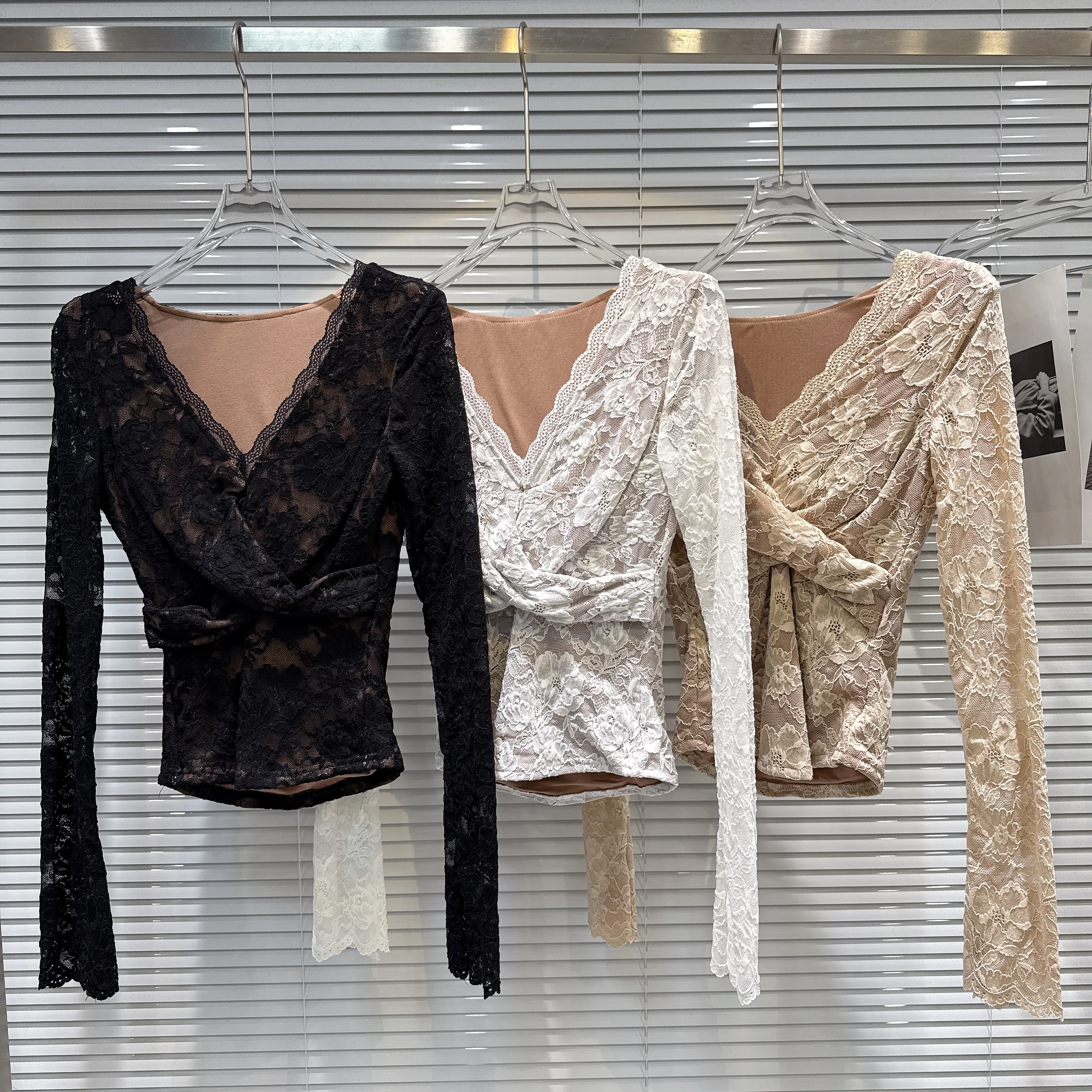 

Gagarich 202, осенне-зимняя новая сексуальная светская рубашка с v-образным вырезом и кружевной каймой, кружевная рубашка с тонкой подкладкой, маленький топ