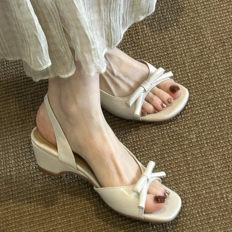 Französische Schleifen-Keilsandalen mit offener Spitze für Damen – Neuheit für den Sommer, vielseitig tragbar, hohe Absätze