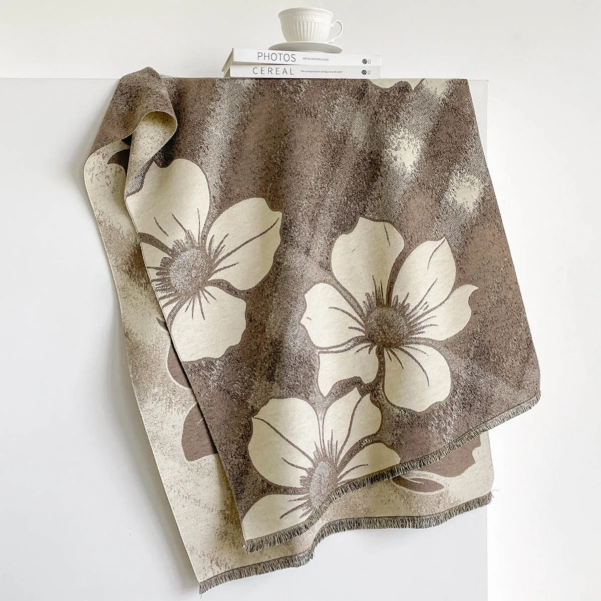 Warm Faux Cashmere Ladies Scarf Elegant Retro Minimalist Big Magnolia Floral Print Double Color Reversible Big Shawl For Office