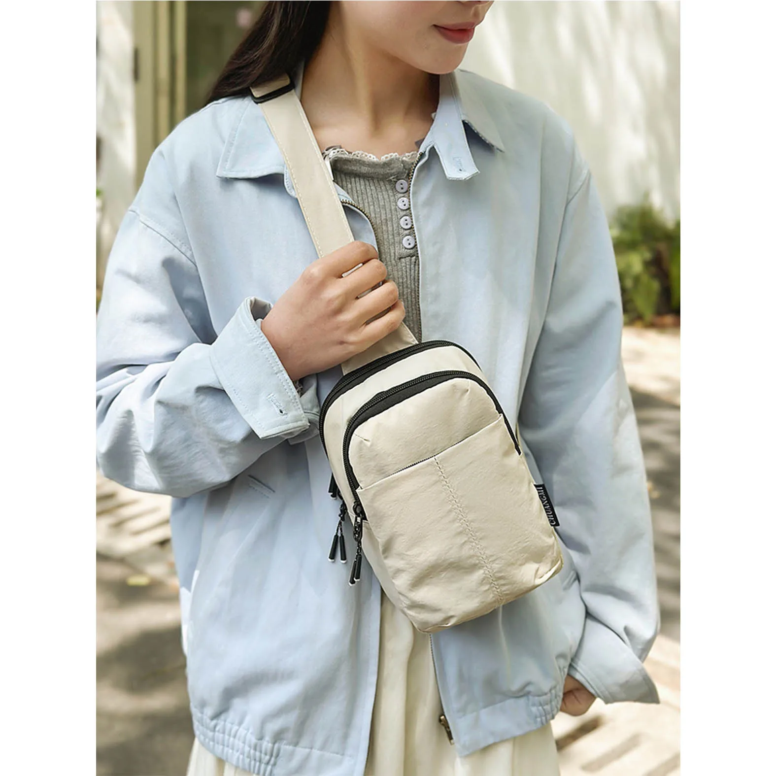 

New men's high-end lightweight travel chest bag, waterproof portable backpack, outdoor leisure cycling commuting crossbody bag