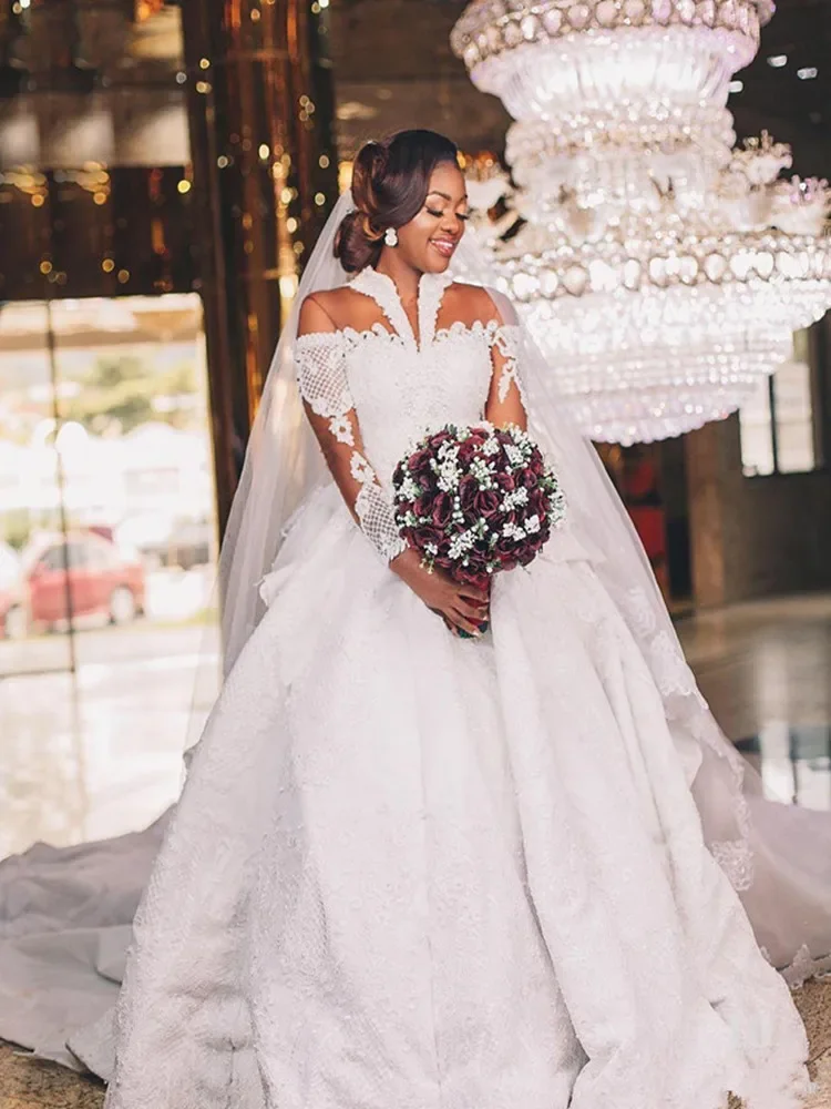 Customized Well Design V Neck Lace Appliques Wedding Dress Sweep Train Long Sleeves Robe De Mariée African Style Ballgown Brid