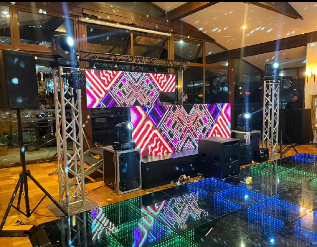 Painel de exibição LED grande P3.91 personalizado para supermercados e publicidade de estádio e publicidade de rua Tela LED externa