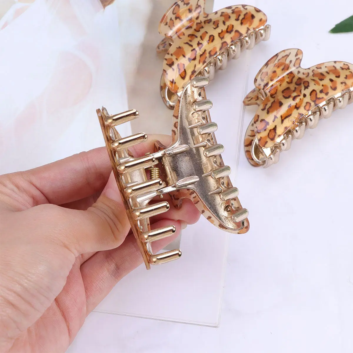 

Заколки для волос с леопардовым принтом 7 см для женщин и девушек, элегантный аксессуар для укладки волос, для вечеринок, повседневных встреч, в подарок, заколки-шпильки