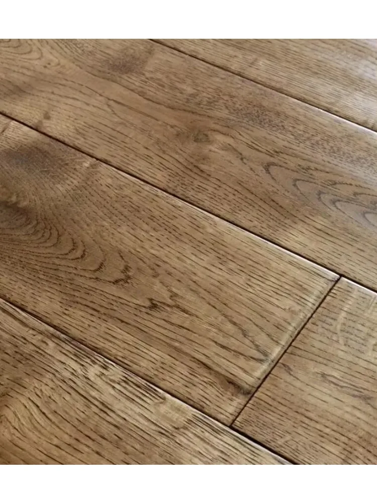 نسخة مخصصة من الأرضيات الصلبة من خشب البلوط، والأرضيات الخشبية الصلبة لغرفة المعيشة